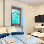 Large 2 Bedrooms And Living Room, Kazimierz District アパート
