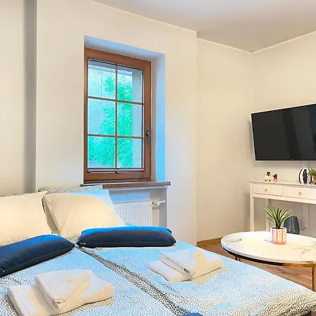 Large 2 Bedrooms And Living Room, Kazimierz District Apartment